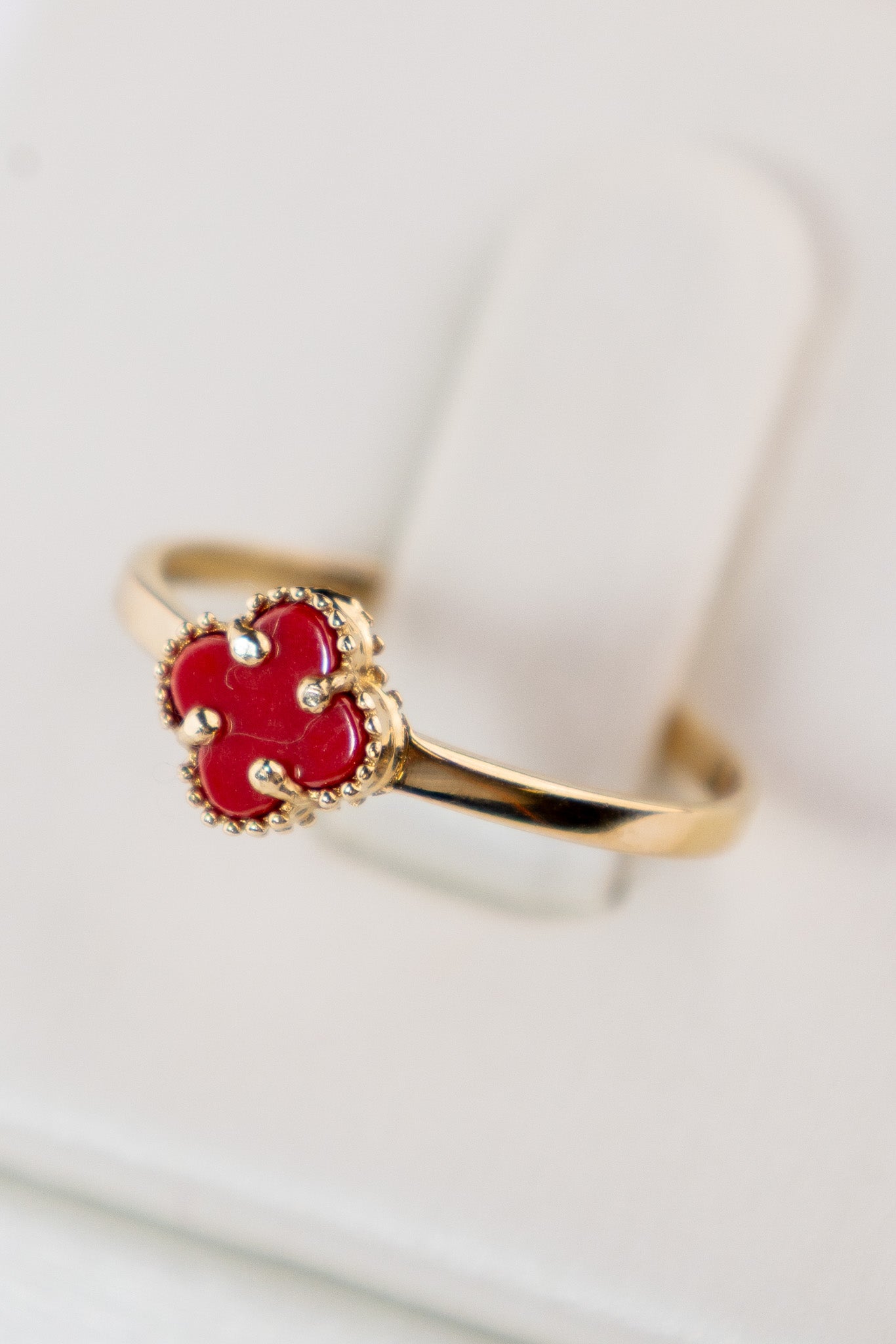 Anillo Trébol Rojo 14k