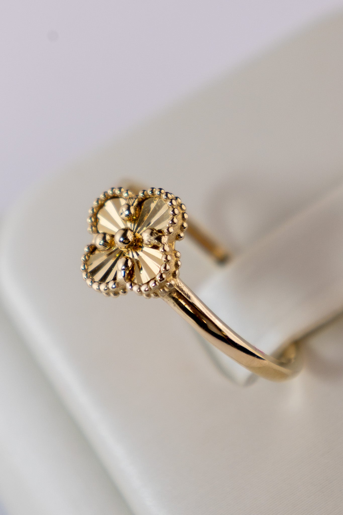Anillo trébol 14k