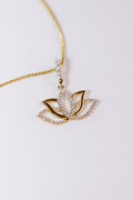 Dije Flor de Loto 14k